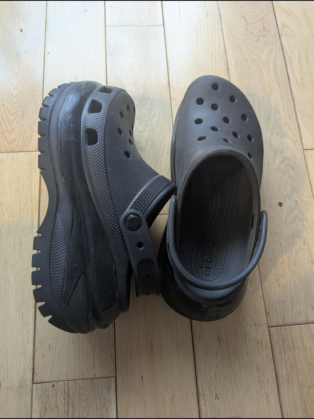 CROCS Mega Crush Platform Clogs in Black